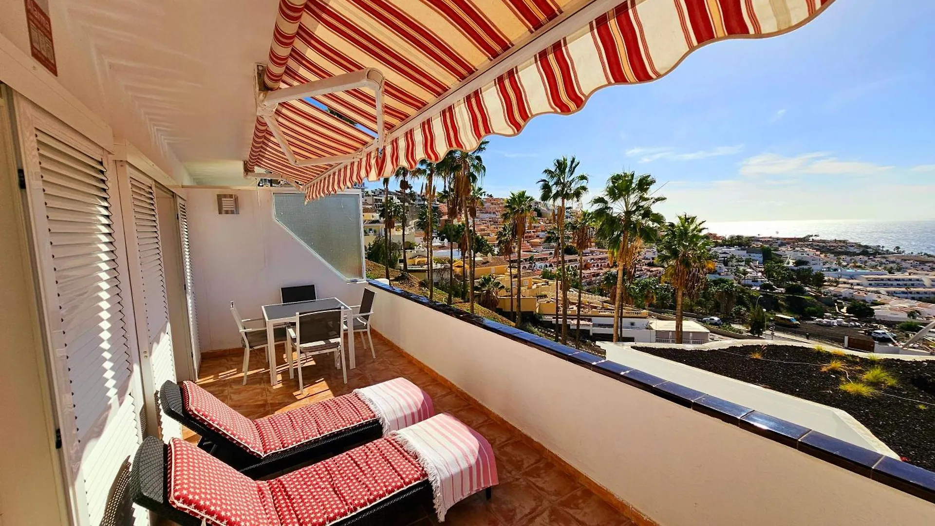 Cozy Sea Views Apartment In Costa Adeje